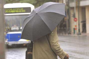 Τρεις νεκροί από το Σάββατο λόγω της κακοκαιρίας – Κυκλοφοριακά προβλήματα στην Αθήνα