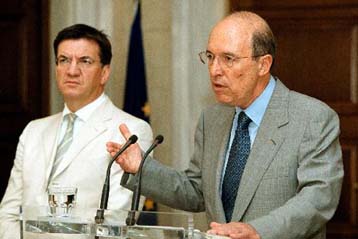 Αξιολόγηση εκπαιδευτικών και ΔΙΚΑΤΣΑ επί τάπητος στη συνάντηση Σημίτη – Ευθυμίου