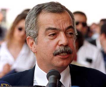 Η Ελλάδα να κλείσει τα «στρατόπεδα των τρομοκρατών» ζητά ο Γκιουρέλ