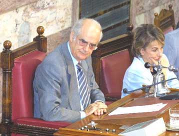 Ομοφωνία στο Ελληνικό Κοινοβούλιο για την ανάγκη αύξησης της βουλευτικής αποζημίωσης