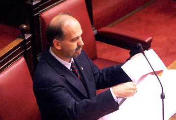 Ένταση στη Βουλή για τα πανωτόκια – Καμία αλλαγή μέχρι το τέλος του χρόνου