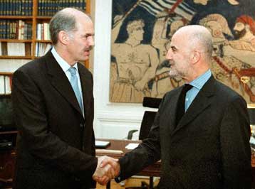 Αισιόδοξοι για το Κυπριακό εμφανίστηκαν Ντε Σότο και Παπανδρέου μετά τη συνάντησή τους