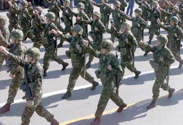 Σταδιακή μείωση της θητείας αρχής γενομένης από φέτος