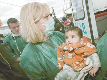 Θα επαναπροωθηθούν οι λαθρομετανάστες, λέει η κυβέρνηση – Στον εισαγγελέα ο πλοίαρχος