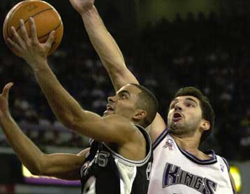 Με ηγέτη τον Στογιάκοβιτς, οι Kings πέτυχαν μεγάλη νίκη επί των Cavaliers (115-99)