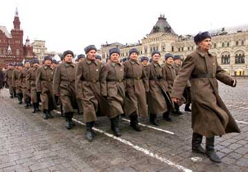 Την επέτειο της Οκτωβριανής Επανάστασης τίμησαν οι νοσταλγοί της Σοβιετικής Ένωσης