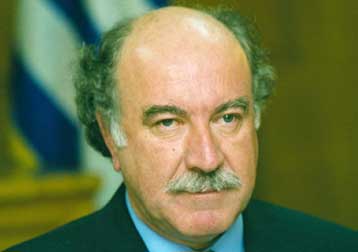 Θα επαναπροωθηθούν οι μετανάστες που δεν δικαιούνται πολιτικού ασύλου, δηλώνει ο ΥΕΝ