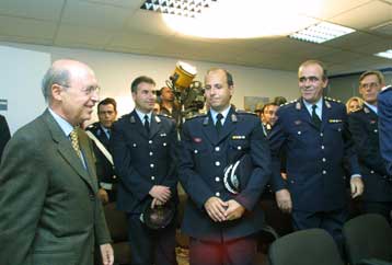 Την Τροχαία Αθηνών επισκέφθηκε ο πρωθυπουργός