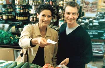 Και στους δύο συζύγους το οικογενειακό επίδομα το 2002