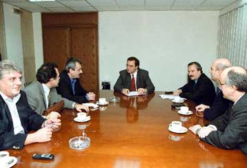 Την κατάσταση στις τράπεζες μετά τις συγχωνεύσεις συζήτησαν Χριστοδουλάκης-ΟΤΟΕ