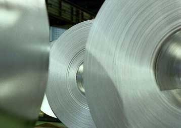 Μεγάλη πυρκαγιά σε εργοστάσιο χάλυβα της Corus, στην Ουαλία