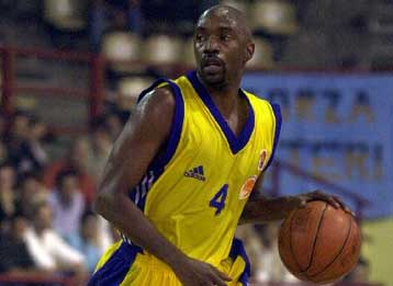 Το Περιστέρι «γκρέμισε» τους Τάουερς (99-75) για τη Euroleague