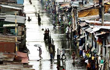 Τους 350 ενδέχεται να φτάσουν οι νεκροί στις Φιλιππίνες από την καταιγίδα Λίνγκλινγλ