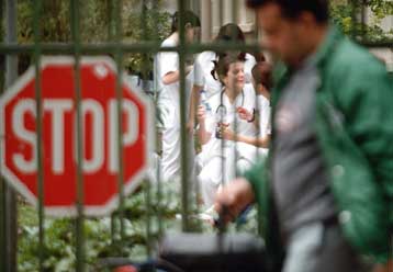 Διώκονται ποινικά 23 γιατροί στη Θεσσαλονίκη για παράβαση του νόμου περί ναρκωτικών