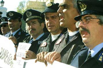 Συνάντηση του Κ.Καραμανλή με εκπροσώπους των σωμάτων ασφαλείας