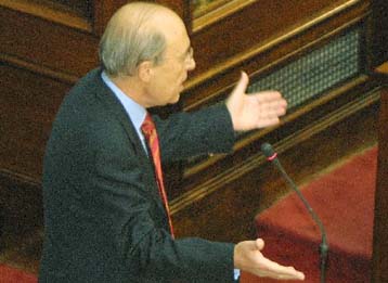 Οι καταστροφές δεν αποτελούν θέμα μικροπολιτικής, απαντά ο Σημίτης στη ΝΔ