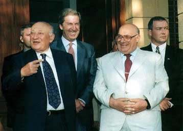 Συνομιλίες «από καρδιάς» ζητά τώρα ο Ντενκτάς από τον Κληρίδη