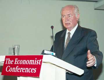 Η Κύπρος είναι στην τελική ευθεία για την ένταξη, διαπιστώνει η Κομισιόν