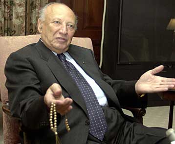 «Ναι» στην πρόσκληση Ντενκτάς, αν επιστρέψει στις διαπραγματεύσεις, δηλώνει η Λευκωσία