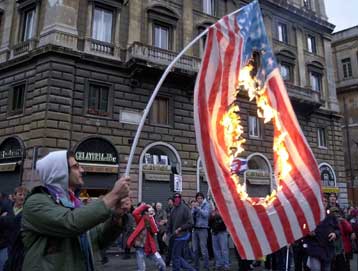 Διαδηλώσεις υπέρ και κατά των ΗΠΑ χωρίζουν στα δύο την ιταλική πρωτεύουσα