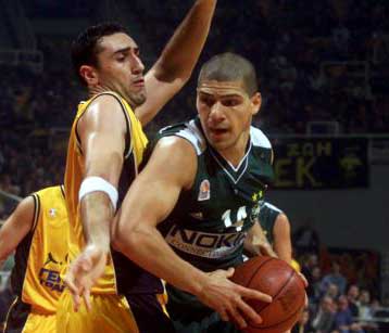 «Κιτρινόμαυρη» κυριαρχία με περίπατο της ΑΕΚ επί του ΠΑΟ