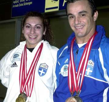 Στην πατρίδα με έξι μετάλλια για την εθνική ομάδα της άρσης βαρών