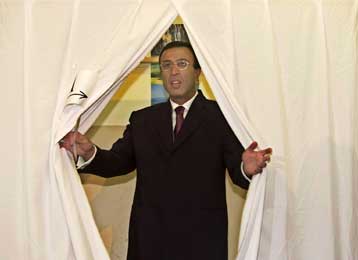 Στο δεύτερο γύρο θα αναδειχθεί ο νέος πρόεδρος της Βουλγαρίας – Φαβορί ο Στογιάνοφ