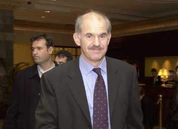 Αν τεθεί θέμα ηγεσίας στο ΠΑΣΟΚ, τότε θα το δούμε, δηλώνει ο Γ.Παπανδρέου