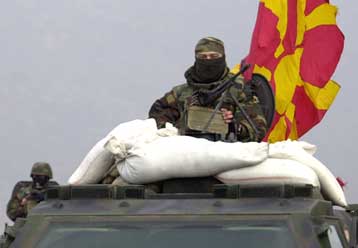 Τρεις αστυνομικοί νεκροί από ενέδρα Αλβανών στην ΠΓΔΜ