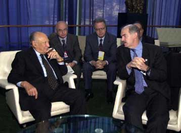 Η Κύπρος προχωρεί ακάθεκτα προς την ΕΕ, δήλωσε από τη Νέα Υόρκη ο Γ.Παπανδρέου