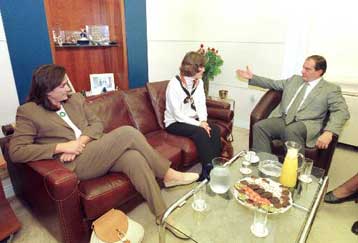 Συνάντηση του Κ.Καραμανλή με τη χήρα του Στίβεν Σόντερς