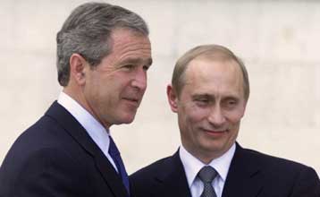 Μειώσεις στο πυρηνικό οπλοστάσιο των ΗΠΑ θα ανακοινώσει ο Μπους στον Πούτιν