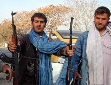 Μετά την Καμπούλ, η αφγανική αντιπολίτευση κατέλαβε ένα αεροδρόμιο του Κανταχάρ