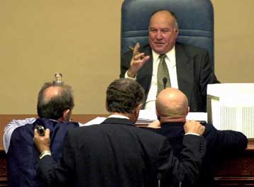 Νέα αναβολή της συνεδρίασης της Βουλής της ΠΓΔΜ