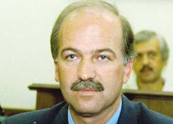 Χαμηλότερα του στόχου τα δημόσια έσοδα – Το 2002 χορηγείται το οικογενειακό επίδομα