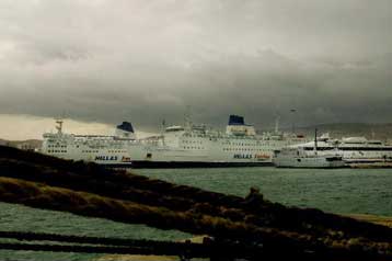 Απαγορεύτηκε ο απόπλους για τα νησιά του Αιγαίου, την Κρήτη και τα Δωδεκάνησα