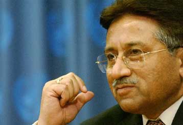 Ειρηνευτική δύναμη από μουσουλμάνους στο Αφγανιστάν προτείνει ο Μουσαράφ