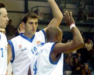 Κράτησε το αήττητο ο Ηρακλής, 90-81 την Αλεξάντροβατς