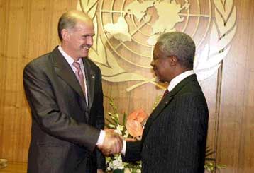 Παπανδρέου και Ανάν συζήτησαν την Τετάρτη τα «καυτά» θέματα της επικαιρότητας