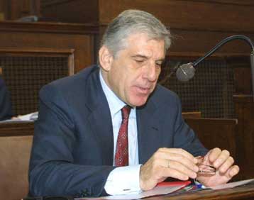 Για αποστολή στρατιωτών στο Κόσοβο και αρχηγό ΓΕΕΘΑ αποφασίζει η κυβέρνηση