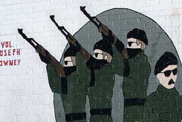 Έξι άτομα, πιθανότατα μέλη του «Αληθινού IRA», συνελήφθησαν στη Βρετανία