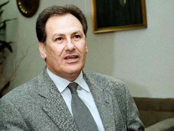 Αγωγή για συκοφαντική δυσφήμιση κατά του Γ.Καρατζαφέρη θα καταθέσει ο Λαλιώτης