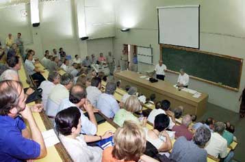 Αναστολή των κινητοποιήσεών τους για 15 ημέρες αποφάσισαν οι πανεπιστημιακοί γιατροί