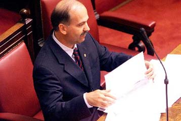 Από 1ης Ιουλίου 2002 το οικογενειακό επίδομα, δήλωσε ο υφυπουργός Οικονομικών