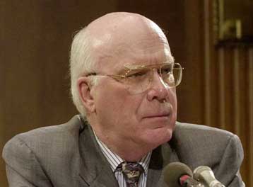 Κλείνουν τα κτίρια της Γερουσίας, προκειμένου να εξεταστούν για πιθανή μόλυνση από άνθρακα