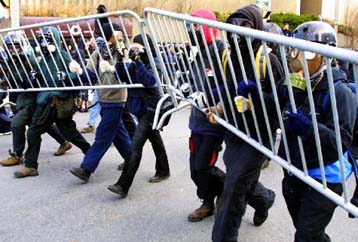 Εν μέσω διαδηλώσεων συνεχίστηκε η κοινή σύνοδος ΔΝΤ, Παγκόσμιας Τράπεζας και G-20