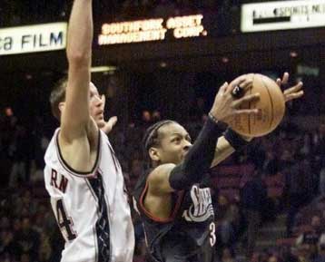 Οι επιβλητικοί Σίξερς και οι πρωτάρηδες Γκρίζλις