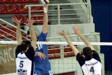 Μόνος δεύτερος ο ΠΑΟΚ πίσω από τον Ολυμπιακό