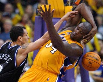 Δεν άντεξαν οι Κινγκς και υπέκυψαν στους Λέικερς