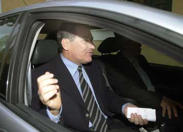 Συνάντηση εφ όλης της ύλης του πρωθυπουργού  με το γραμματέα του ΠΑΣΟΚ